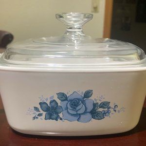 Blue Velvet Rose 1.5 L Covered Casserole by CorningWare (Corelle / Corning)